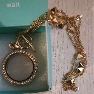 NIB Origami Owl large gold twist living locket set